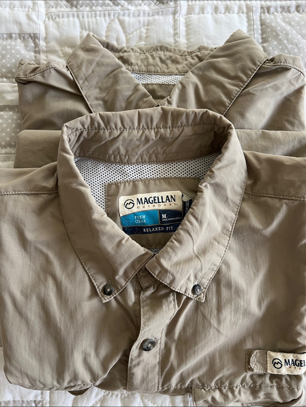 5 Magellan Outdoors Men's Button-Up Fishing Shirt in White and Tan - Picture 5 of 9